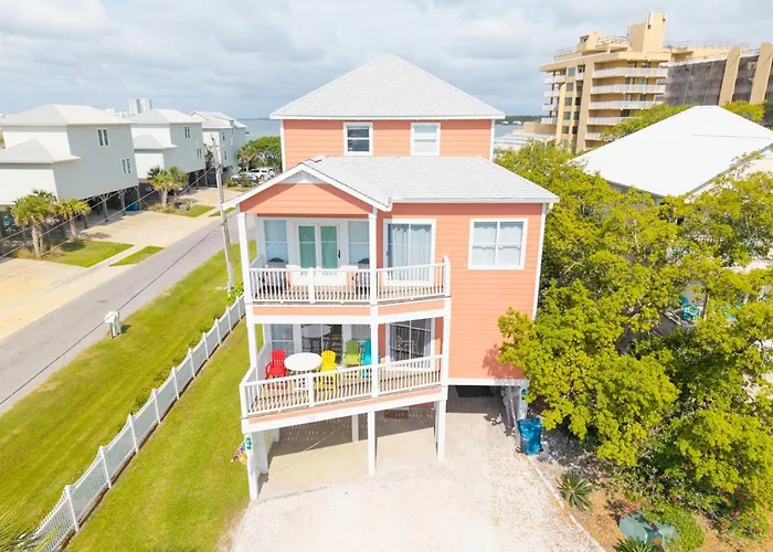 Dog Friendly 3 Bedroom House - Lagoon Front Neighborhood - Free Daily Activities Apartment