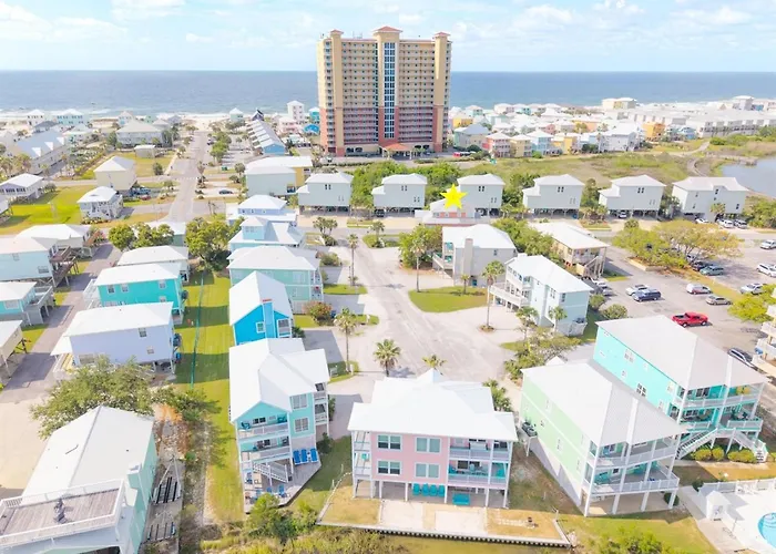 Dog Friendly 3 Bedroom House - Lagoon Front Neighborhood - Free Daily Activities Gulf Shores
