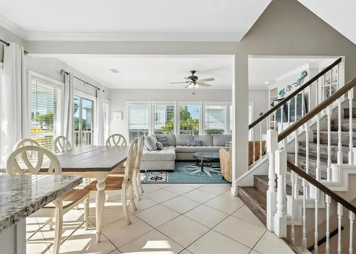 Dog Friendly 3 Bedroom House - Lagoon Front Neighborhood - Free Daily Activities Apartment *