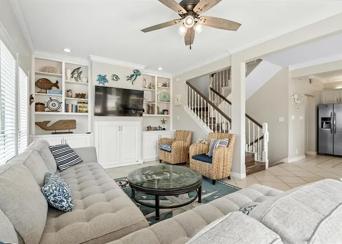 Dog Friendly 3 Bedroom House - Lagoon Front Neighborhood - Free Daily Activities Apartment *