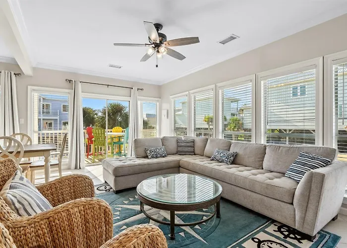 Dog Friendly 3 Bedroom House - Lagoon Front Neighborhood - Free Daily Activities Apartment Gulf Shores