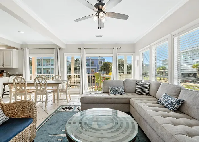 Apartment Dog Friendly 3 Bedroom House - Lagoon Front Neighborhood - Free Daily Activities