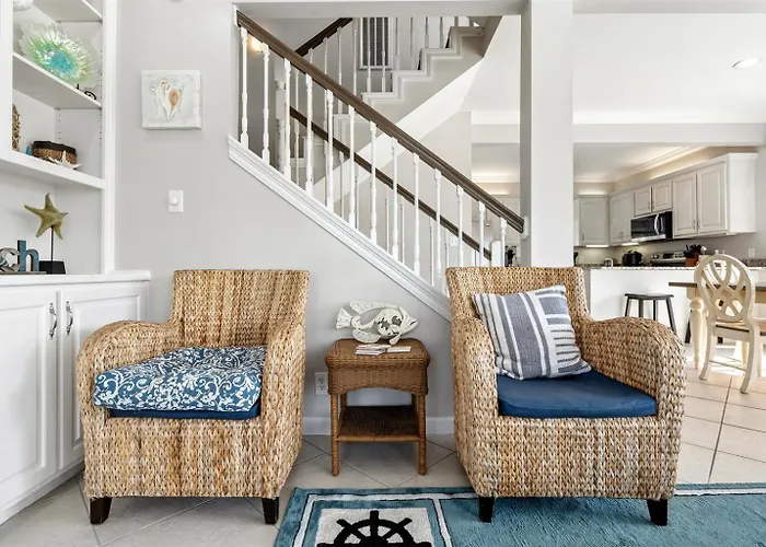 Dog Friendly 3 Bedroom House - Lagoon Front Neighborhood - Free Daily Activities Apartment Gulf Shores