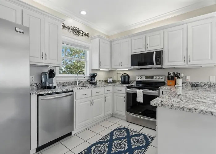Dog Friendly 3 Bedroom House - Lagoon Front Neighborhood - Free Daily Activities Apartment *