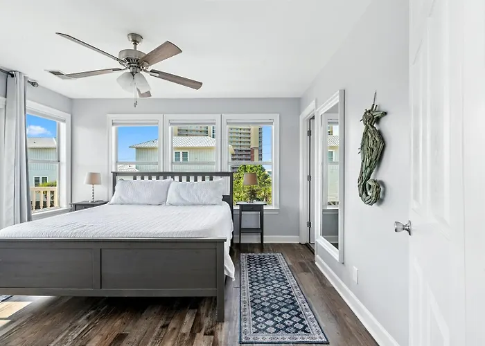 Dog Friendly 3 Bedroom House - Lagoon Front Neighborhood - Free Daily Activities Apartment *