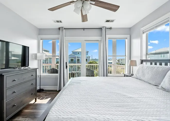 Apartment Dog Friendly 3 Bedroom House - Lagoon Front Neighborhood - Free Daily Activities *