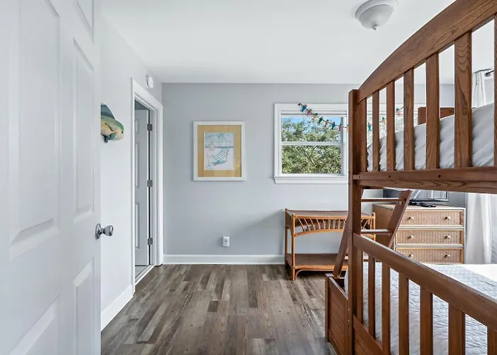 Dog Friendly 3 Bedroom House - Lagoon Front Neighborhood - Free Daily Activities Apartment *