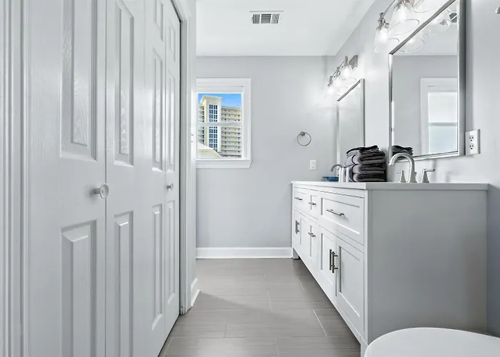 Apartment Dog Friendly 3 Bedroom House - Lagoon Front Neighborhood - Free Daily Activities Gulf Shores