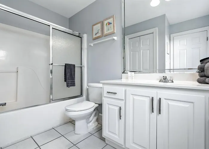 Dog Friendly 3 Bedroom House - Lagoon Front Neighborhood - Free Daily Activities Apartment