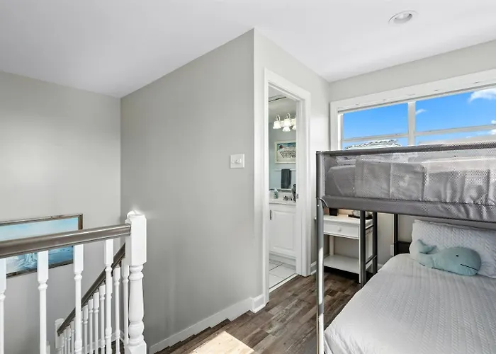 Dog Friendly 3 Bedroom House - Lagoon Front Neighborhood - Free Daily Activities Apartment Gulf Shores