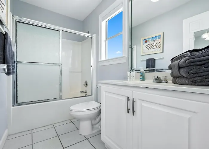 Apartment Dog Friendly 3 Bedroom House - Lagoon Front Neighborhood - Free Daily Activities *