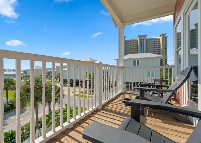 Dog Friendly 3 Bedroom House - Lagoon Front Neighborhood - Free Daily Activities Apartment