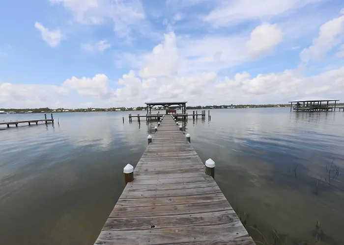 Dog Friendly 3 Bedroom House - Lagoon Front Neighborhood - Free Daily Activities Apartment *