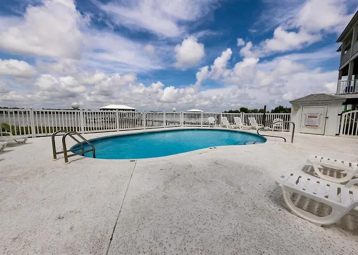 Apartment Dog Friendly 3 Bedroom House - Lagoon Front Neighborhood - Free Daily Activities